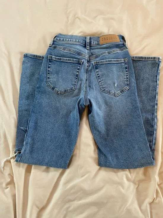 PacSun Light Blue Cropped Straight Jeans with Raw Hem - Picture 2 of 10